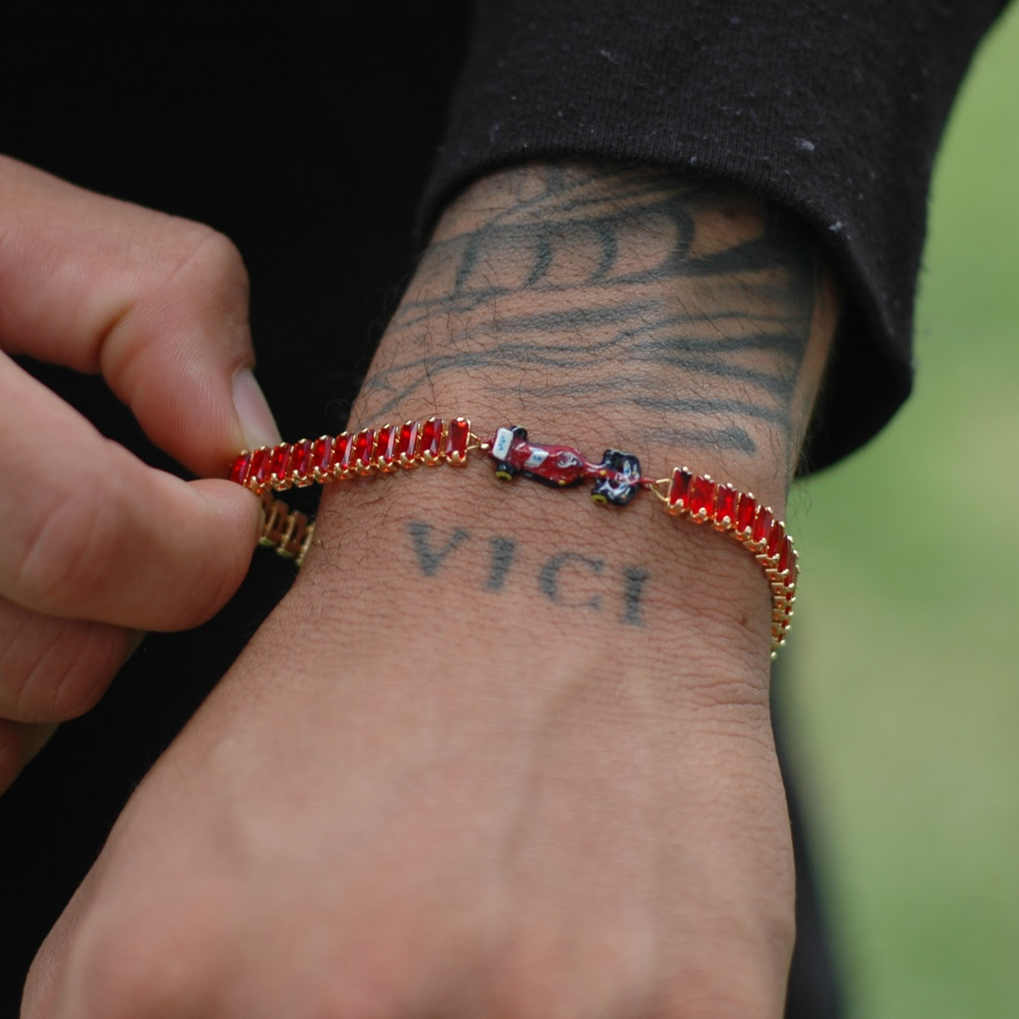 Brazaletes y pulseras