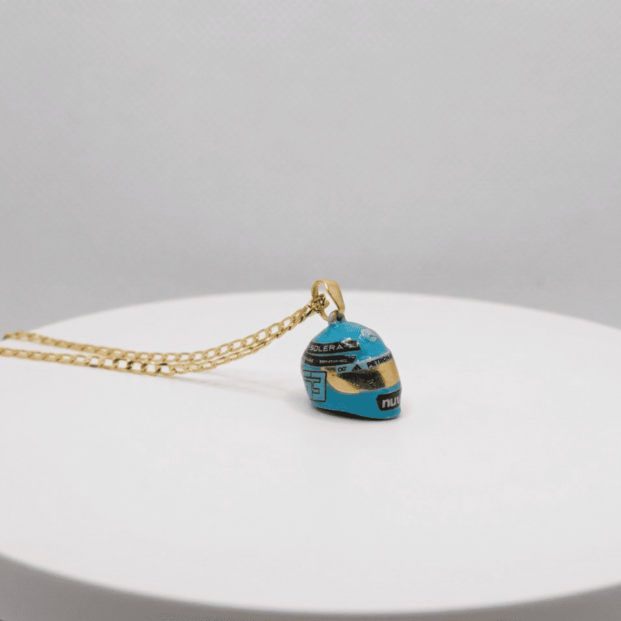 Collar Casco George Russell