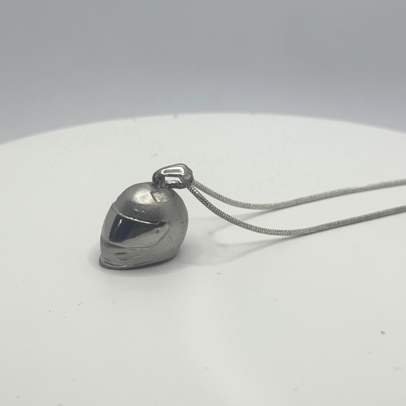 Collar Casco Plateado